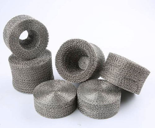 Compressed-knitted-wire-mesh